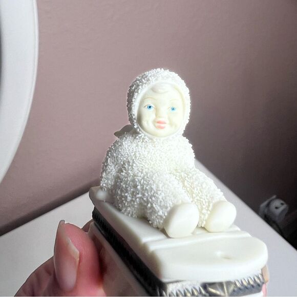 3/$20 Snowbabies Hold on Tight Hinged Box - Picture 9 of 13